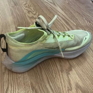 Nike Zoomfly size 8.5